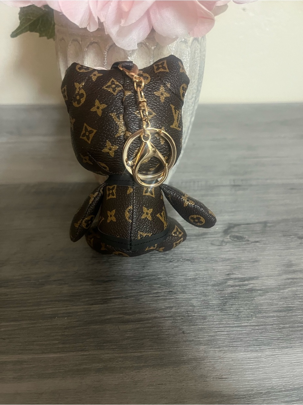 Hello Kitty Brown Monogram Keychain - Picture 4 of 5